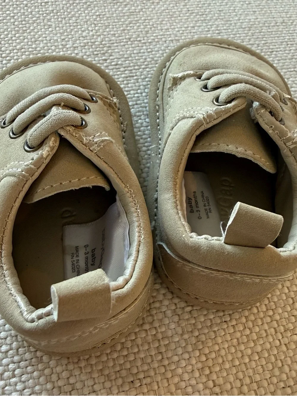 ✨ Baby Gap Faux Leather Lace-Up Oxfords - Size 0-3 Months✨